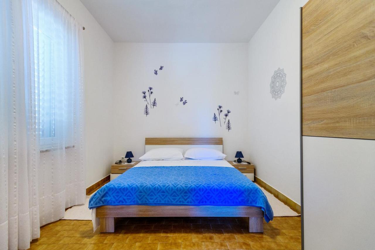 Apartmant Prosika Pag Town Exterior photo
